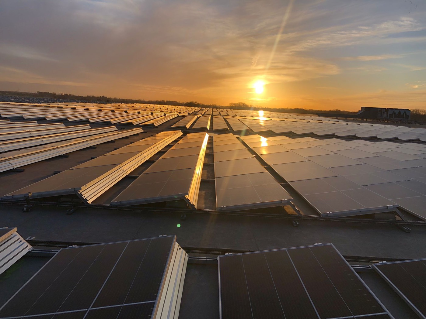 Floating solar installation